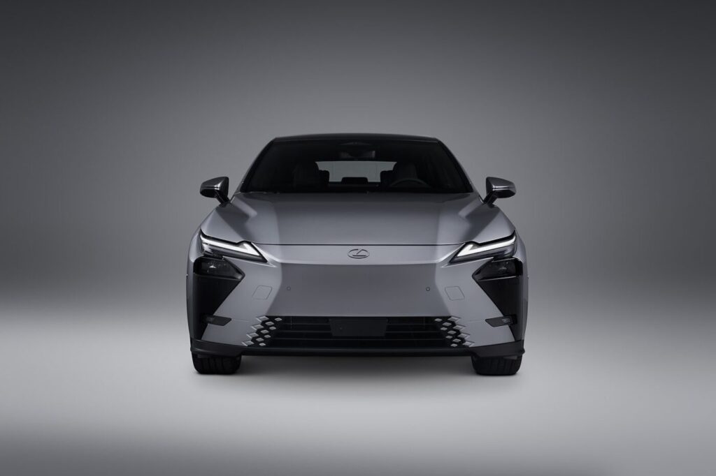 2026 LEXUS ES